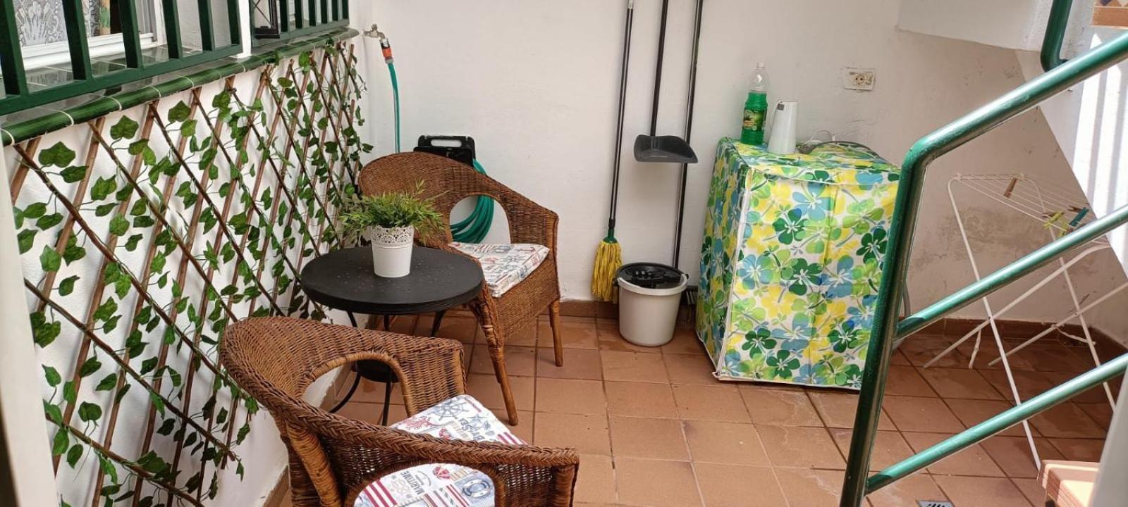 Habitacion Matrimonial En Un Bajo Bano Compartido Areas Compartidas Abades  Exterior photo